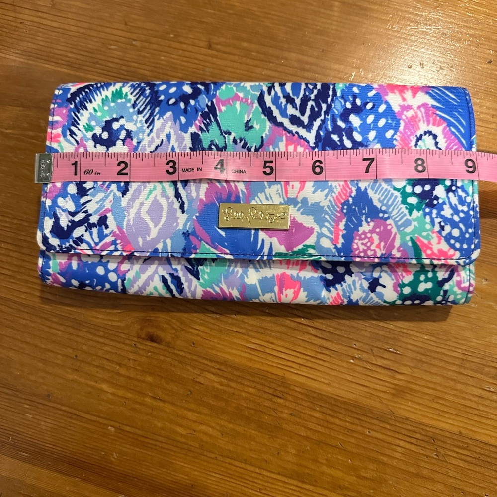 Lilly Pulitzer Colorful Patterned Travel Wallet - Picture 6 of 7